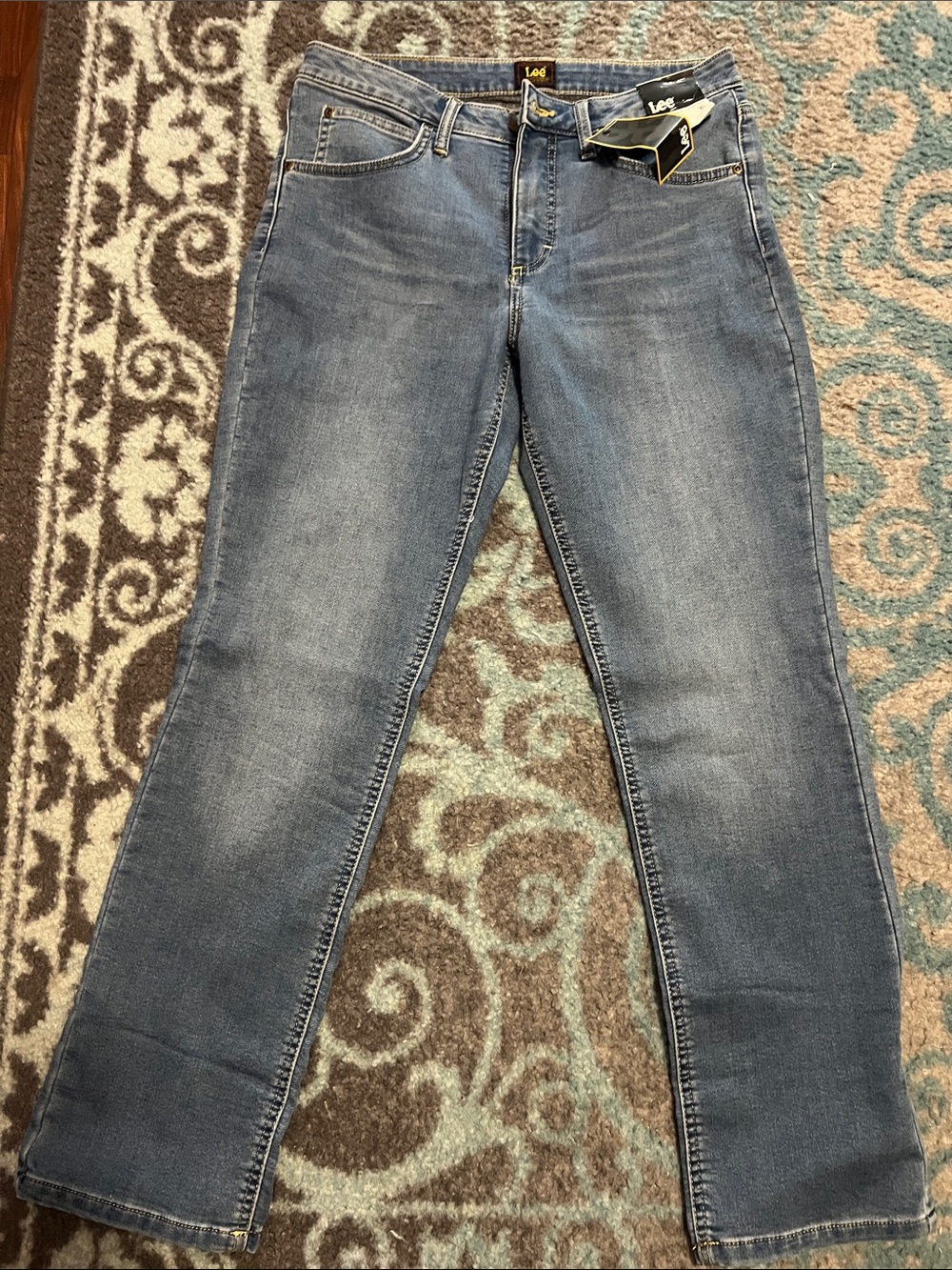 Lee Women’s Straight Cut Jeans in Light Blue Wash